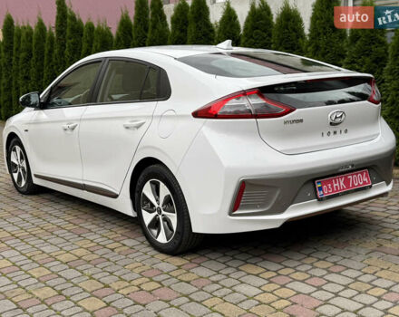 Білий Хендай Ioniq, об'ємом двигуна 0 л та пробігом 117 тис. км за 11900 $, фото 5 на Automoto.ua