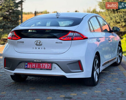 Білий Хендай Ioniq, об'ємом двигуна 0 л та пробігом 165 тис. км за 11900 $, фото 39 на Automoto.ua