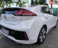 Хендай Ioniq 2017 в Одессе на Automoto.ua Белый Хендай Ioniq, объемом двигателя 1.6 л и пробегом 92 тыс. км за 12888 $, фото 2 на Automoto.ua