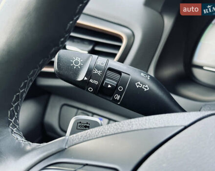 Белый Хендай Ioniq, объемом двигателя 0 л и пробегом 186 тыс. км за 12500 $, фото 56 на Automoto.ua