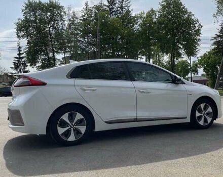 Белый Хендай Ioniq, объемом двигателя 0 л и пробегом 102 тыс. км за 13000 $, фото 22 на Automoto.ua