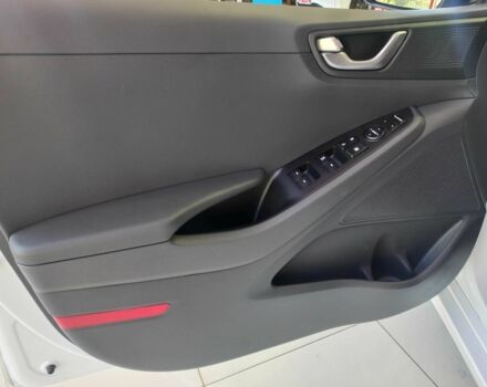 Білий Хендай Ioniq, об'ємом двигуна 0 л та пробігом 6 тис. км за 13500 $, фото 18 на Automoto.ua