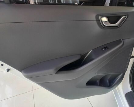 Білий Хендай Ioniq, об'ємом двигуна 0 л та пробігом 6 тис. км за 13500 $, фото 21 на Automoto.ua