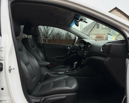 Белый Хендай Ioniq, объемом двигателя 1.58 л и пробегом 164 тыс. км за 14300 $, фото 29 на Automoto.ua
