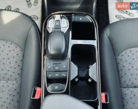 Белый Хендай Ioniq, объемом двигателя 0 л и пробегом 186 тыс. км за 12500 $, фото 41 на Automoto.ua