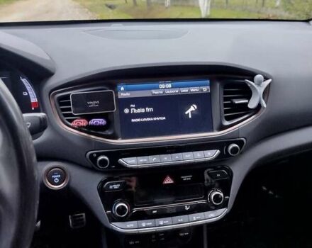 Білий Хендай Ioniq, об'ємом двигуна 0 л та пробігом 141 тис. км за 12000 $, фото 9 на Automoto.ua