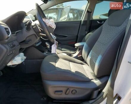 Білий Хендай Ioniq, об'ємом двигуна 1.58 л та пробігом 253 тис. км за 1700 $, фото 6 на Automoto.ua