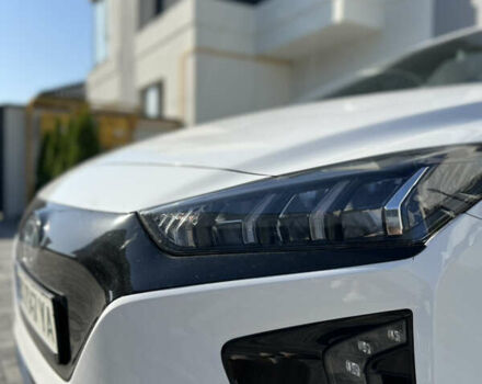 Белый Хендай Ioniq, объемом двигателя 0 л и пробегом 150 тыс. км за 11900 $, фото 16 на Automoto.ua