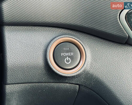 Белый Хендай Ioniq, объемом двигателя 0 л и пробегом 186 тыс. км за 12500 $, фото 51 на Automoto.ua