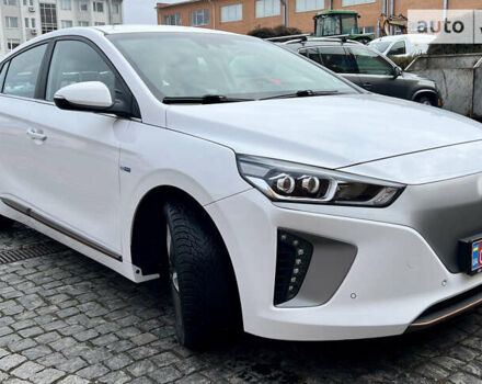 Белый Хендай Ioniq, объемом двигателя 0 л и пробегом 80 тыс. км за 14800 $, фото 10 на Automoto.ua