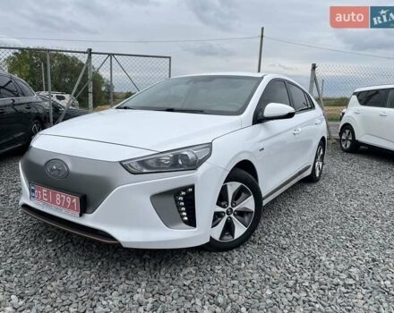 Білий Хендай Ioniq, об'ємом двигуна 0 л та пробігом 96 тис. км за 12599 $, фото 2 на Automoto.ua