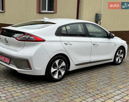 Білий Хендай Ioniq, об'ємом двигуна 0 л та пробігом 117 тис. км за 11900 $, фото 8 на Automoto.ua