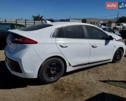 Білий Хендай Ioniq, об'ємом двигуна 1.58 л та пробігом 253 тис. км за 1700 $, фото 3 на Automoto.ua