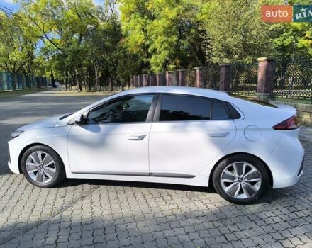 Хендай Ioniq 2017 в Одессе на Automoto.ua Белый Хендай Ioniq, объемом двигателя 1.6 л и пробегом 92 тыс. км за 12888 $, фото 28 на Automoto.ua