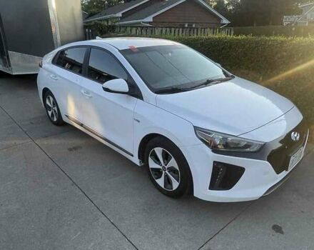 Білий Хендай Ioniq, об'ємом двигуна 0 л та пробігом 200 тис. км за 11500 $, фото 3 на Automoto.ua