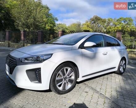 Хендай Ioniq 2017 в Одессе на Automoto.ua Белый Хендай Ioniq, объемом двигателя 1.6 л и пробегом 92 тыс. км за 12888 $, фото 29 на Automoto.ua