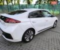 Хендай Ioniq 2017 в Одессе на Automoto.ua Белый Хендай Ioniq, объемом двигателя 1.6 л и пробегом 92 тыс. км за 12888 $, фото 9 на Automoto.ua