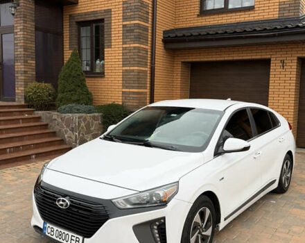 Белый Хендай Ioniq, объемом двигателя 1.58 л и пробегом 164 тыс. км за 14300 $, фото 1 на Automoto.ua