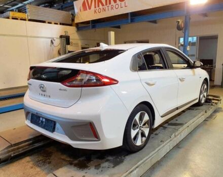 Білий Хендай Ioniq, об'ємом двигуна 0 л та пробігом 132 тис. км за 12300 $, фото 5 на Automoto.ua