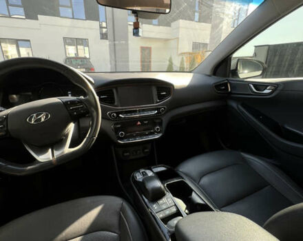 Белый Хендай Ioniq, объемом двигателя 0 л и пробегом 150 тыс. км за 11900 $, фото 27 на Automoto.ua