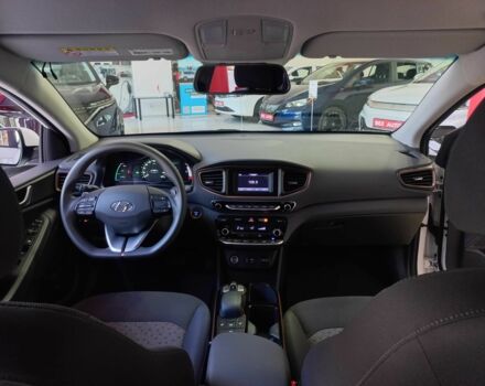 Білий Хендай Ioniq, об'ємом двигуна 0 л та пробігом 6 тис. км за 13500 $, фото 17 на Automoto.ua