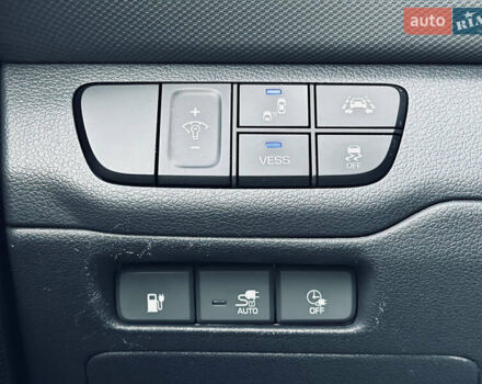 Белый Хендай Ioniq, объемом двигателя 0 л и пробегом 186 тыс. км за 12500 $, фото 55 на Automoto.ua