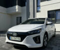 Белый Хендай Ioniq, объемом двигателя 0 л и пробегом 150 тыс. км за 11900 $, фото 1 на Automoto.ua