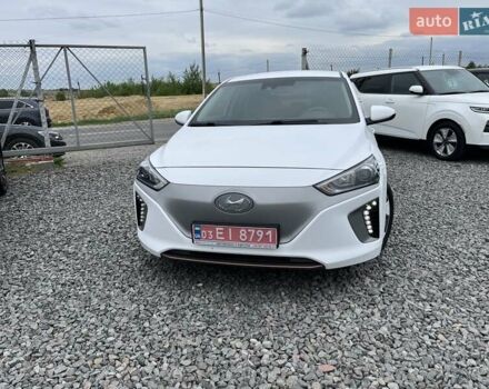 Білий Хендай Ioniq, об'ємом двигуна 0 л та пробігом 96 тис. км за 12599 $, фото 1 на Automoto.ua