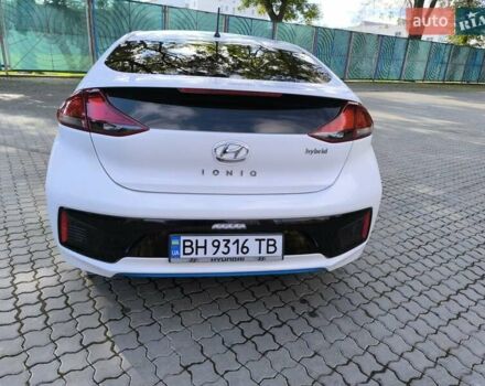 Хендай Ioniq 2017 в Одессе на Automoto.ua Белый Хендай Ioniq, объемом двигателя 1.6 л и пробегом 92 тыс. км за 12888 $, фото 36 на Automoto.ua