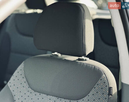 Белый Хендай Ioniq, объемом двигателя 0 л и пробегом 186 тыс. км за 12500 $, фото 30 на Automoto.ua