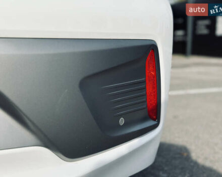 Белый Хендай Ioniq, объемом двигателя 0 л и пробегом 186 тыс. км за 12500 $, фото 12 на Automoto.ua