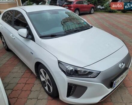 Білий Хендай Ioniq, об'ємом двигуна 0 л та пробігом 71 тис. км за 12200 $, фото 8 на Automoto.ua
