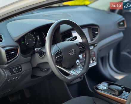 Білий Хендай Ioniq, об'ємом двигуна 0 л та пробігом 165 тис. км за 11900 $, фото 60 на Automoto.ua