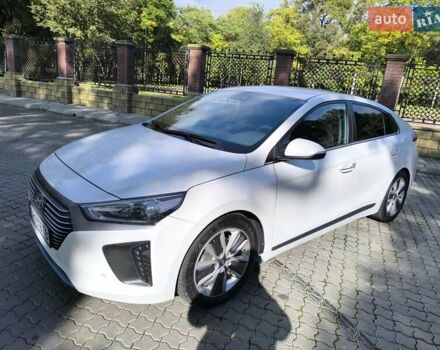 Хендай Ioniq 2017 в Одессе на Automoto.ua Белый Хендай Ioniq, объемом двигателя 1.6 л и пробегом 92 тыс. км за 12888 $, фото 31 на Automoto.ua