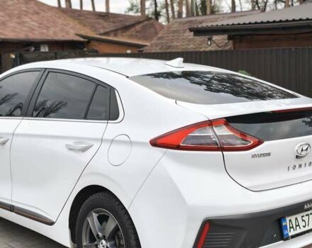 Белый Хендай Ioniq, объемом двигателя 0 л и пробегом 142 тыс. км за 13300 $, фото 14 на Automoto.ua