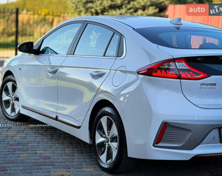 Білий Хендай Ioniq, об'ємом двигуна 0 л та пробігом 165 тис. км за 11900 $, фото 29 на Automoto.ua