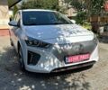 Белый Хендай Ioniq, объемом двигателя 0 л и пробегом 182 тыс. км за 11100 $, фото 3 на Automoto.ua