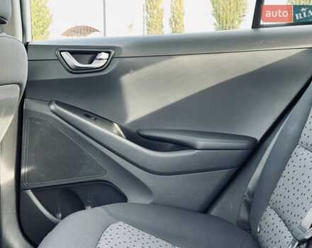 Белый Хендай Ioniq, объемом двигателя 0 л и пробегом 186 тыс. км за 12500 $, фото 21 на Automoto.ua