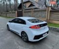 Білий Хендай Ioniq, об'ємом двигуна 1.58 л та пробігом 144 тис. км за 14500 $, фото 4 на Automoto.ua