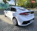 Хендай Ioniq 2017 в Одессе на Automoto.ua Белый Хендай Ioniq, объемом двигателя 1.6 л и пробегом 92 тыс. км за 12888 $, фото 39 на Automoto.ua