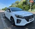 Белый Хендай Ioniq, объемом двигателя 1.58 л и пробегом 156 тыс. км за 15700 $, фото 1 на Automoto.ua