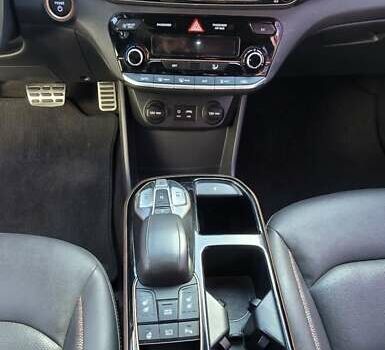 Хендай Ioniq 2017 в Кривом Роге на Automoto.ua Белый Хендай Ioniq, объемом двигателя 0 л и пробегом 69 тыс. км за 15900 $, фото 11 на Automoto.ua