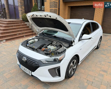 Белый Хендай Ioniq, объемом двигателя 1.58 л и пробегом 164 тыс. км за 14300 $, фото 16 на Automoto.ua