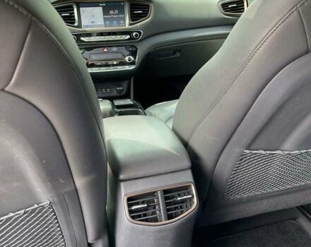 Белый Хендай Ioniq, объемом двигателя 0 л и пробегом 102 тыс. км за 13000 $, фото 13 на Automoto.ua