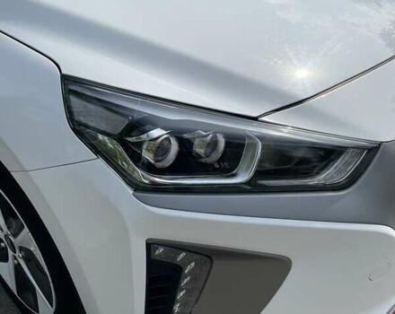 Белый Хендай Ioniq, объемом двигателя 0 л и пробегом 102 тыс. км за 13000 $, фото 1 на Automoto.ua