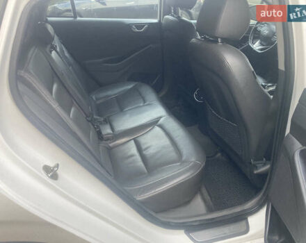 Білий Хендай Ioniq, об'ємом двигуна 0 л та пробігом 198 тис. км за 8800 $, фото 7 на Automoto.ua