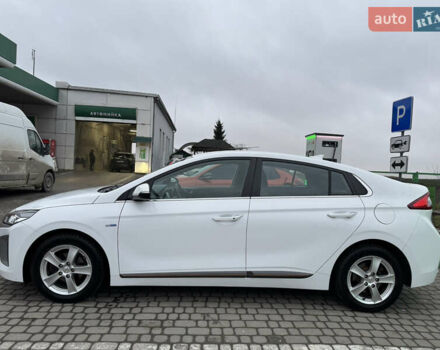 Білий Хендай Ioniq, об'ємом двигуна 0 л та пробігом 102 тис. км за 12200 $, фото 8 на Automoto.ua