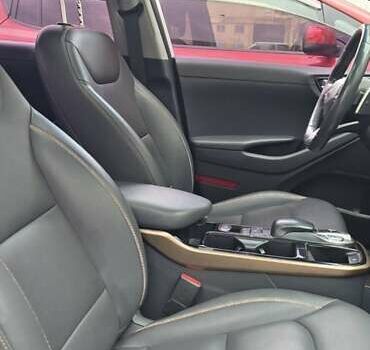 Хендай Ioniq 2017 в Кривом Роге на Automoto.ua Белый Хендай Ioniq, объемом двигателя 0 л и пробегом 69 тыс. км за 15900 $, фото 17 на Automoto.ua