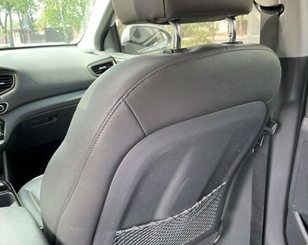 Белый Хендай Ioniq, объемом двигателя 0 л и пробегом 102 тыс. км за 13000 $, фото 27 на Automoto.ua