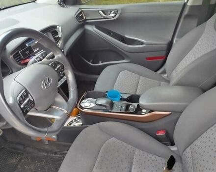 Білий Хендай Ioniq, об'ємом двигуна 0 л та пробігом 141 тис. км за 12000 $, фото 2 на Automoto.ua